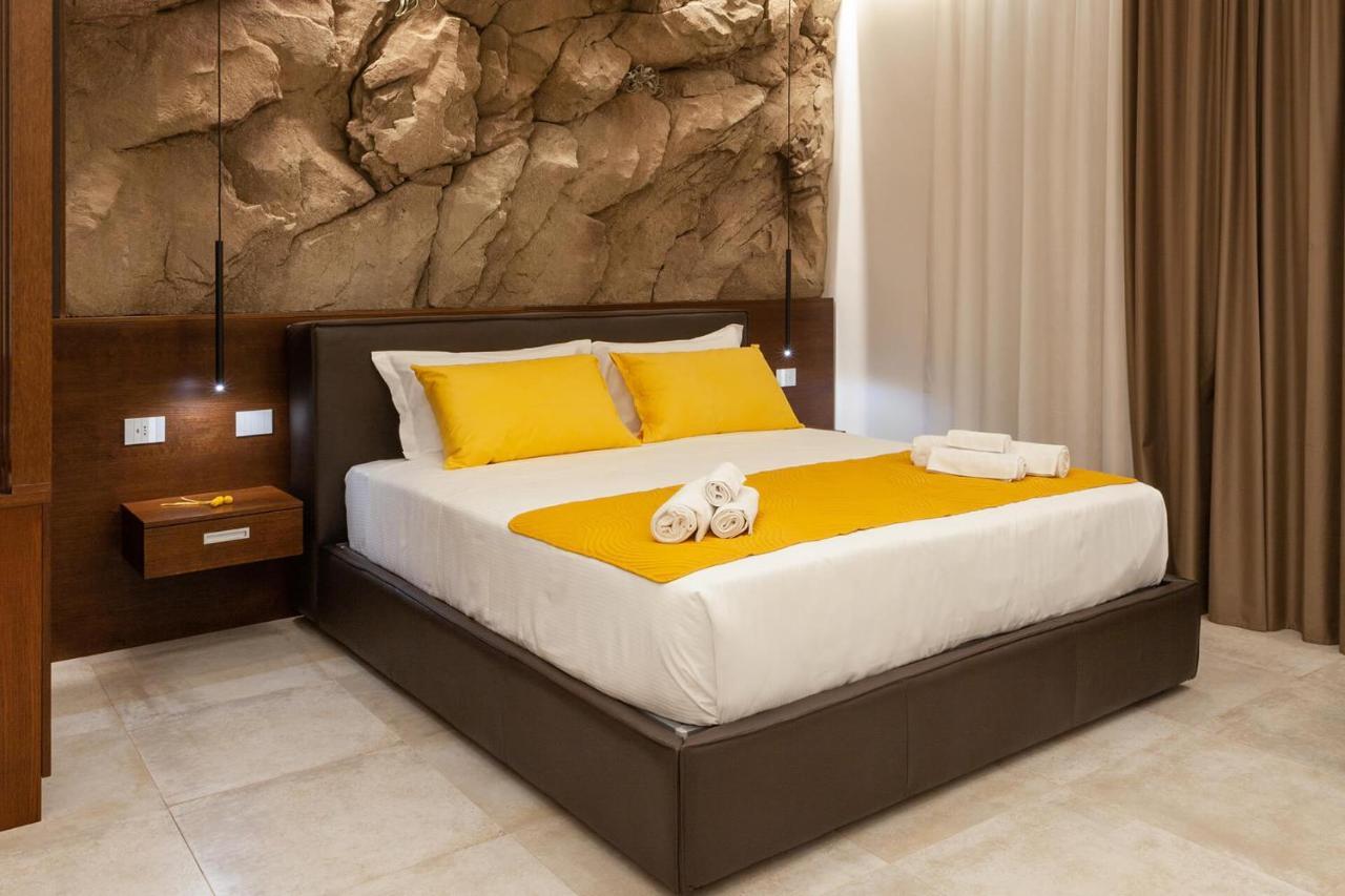 Palazzo Ferrucci Luxury Suites Кальяри Экстерьер фото