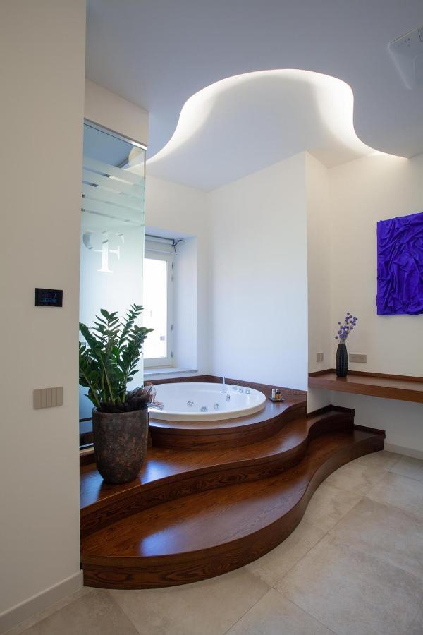 Palazzo Ferrucci Luxury Suites Кальяри Экстерьер фото